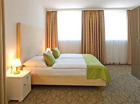 Seehotel Dr. Jilly 4* Pörtschach am Wörthersee