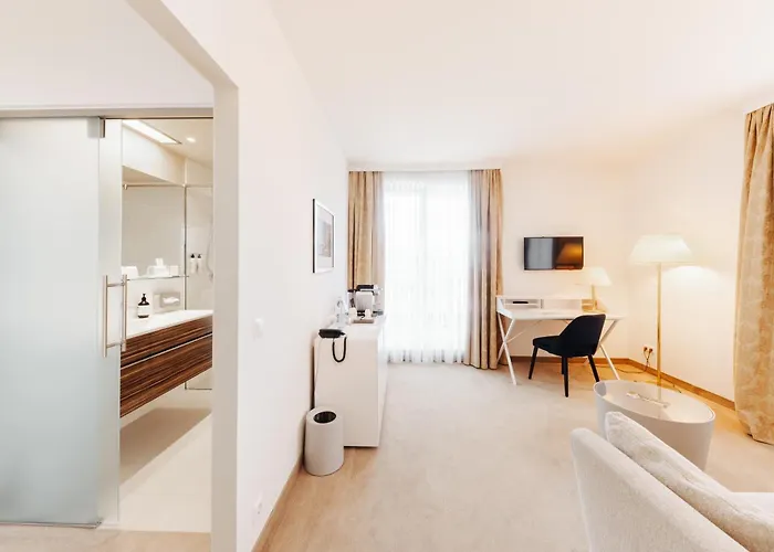 Seehotel Dr. Jilly Pörtschach am Wörthersee