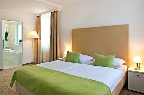 Seehotel Dr. Jilly Hotel 4*